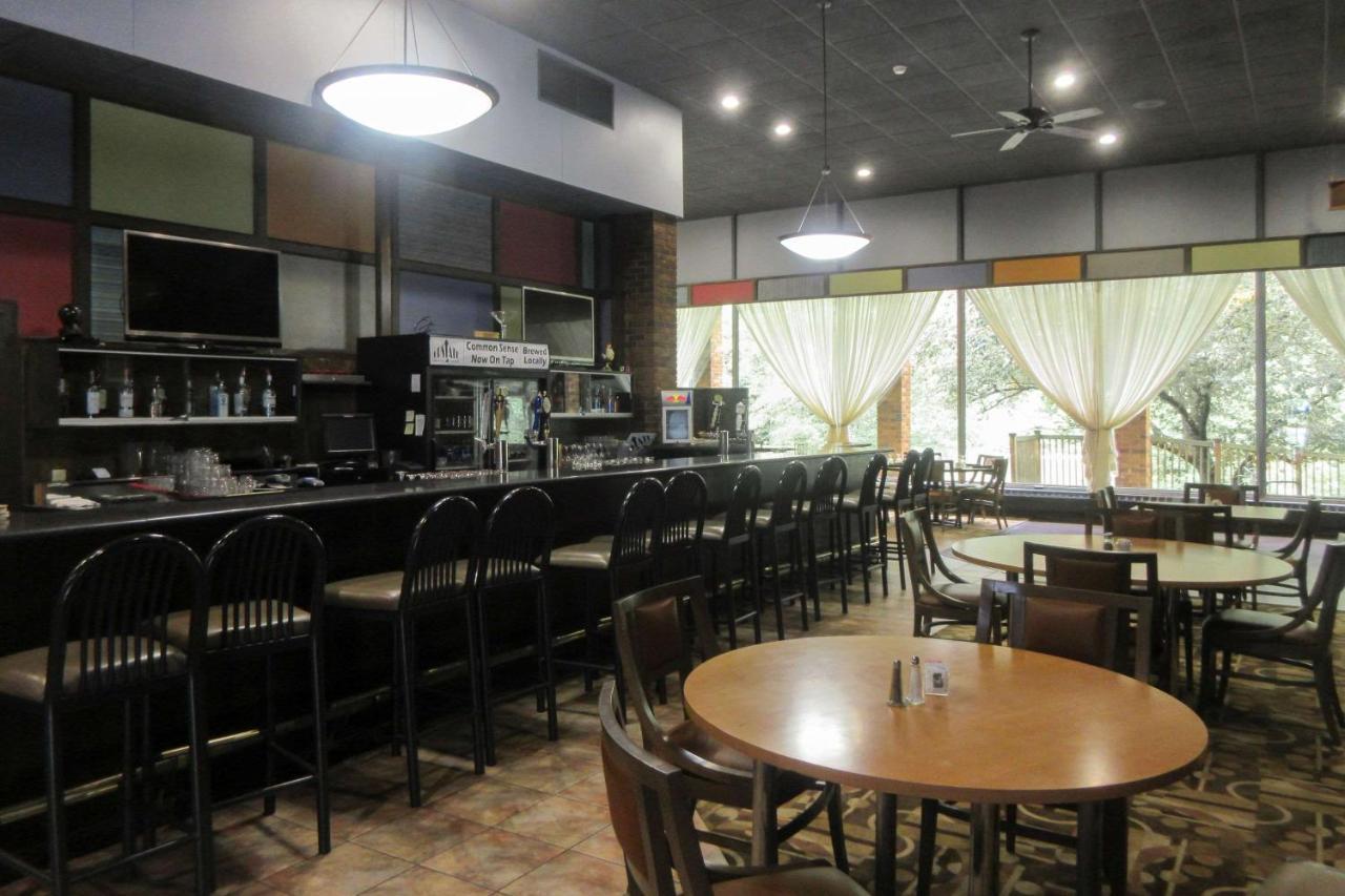 Quality Inn & Suites Owego Buitenkant foto