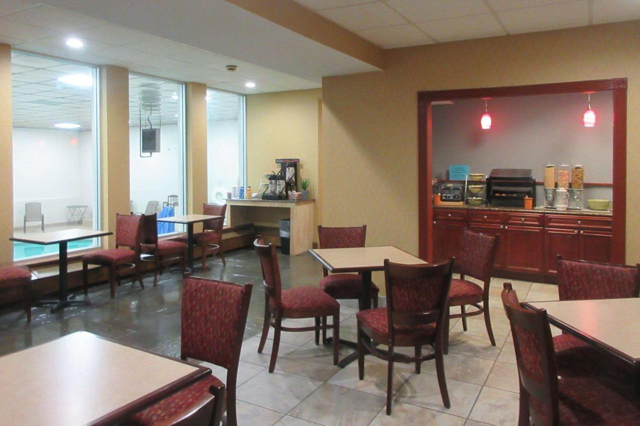Quality Inn & Suites Owego Buitenkant foto