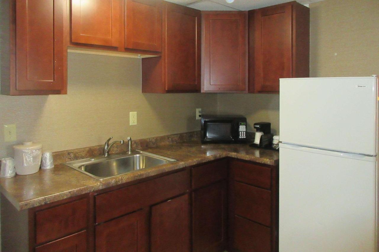 Quality Inn & Suites Owego Buitenkant foto